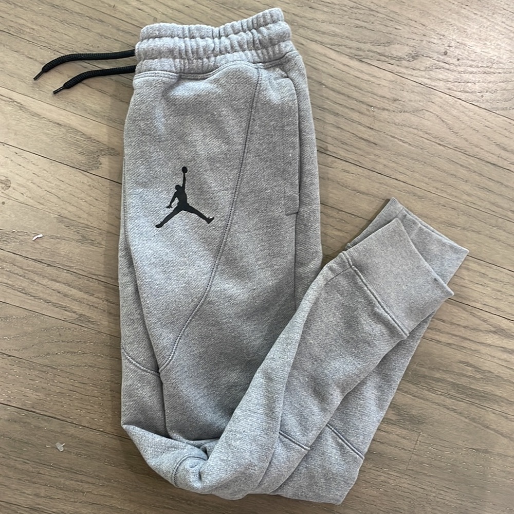 GUC JORDAN JOGGERS KIDS SIZE MEDIUM